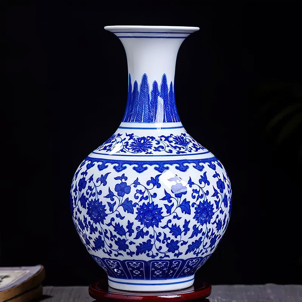 Vase Asiatique en Porcelaine Rond Bleu et Blanche